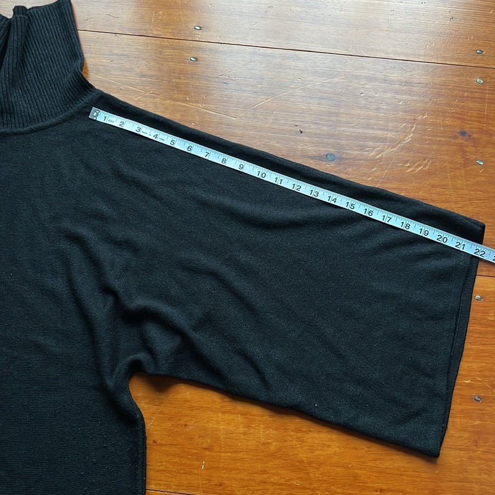BCBGMaxAzria sweater - Picture 6 of 10